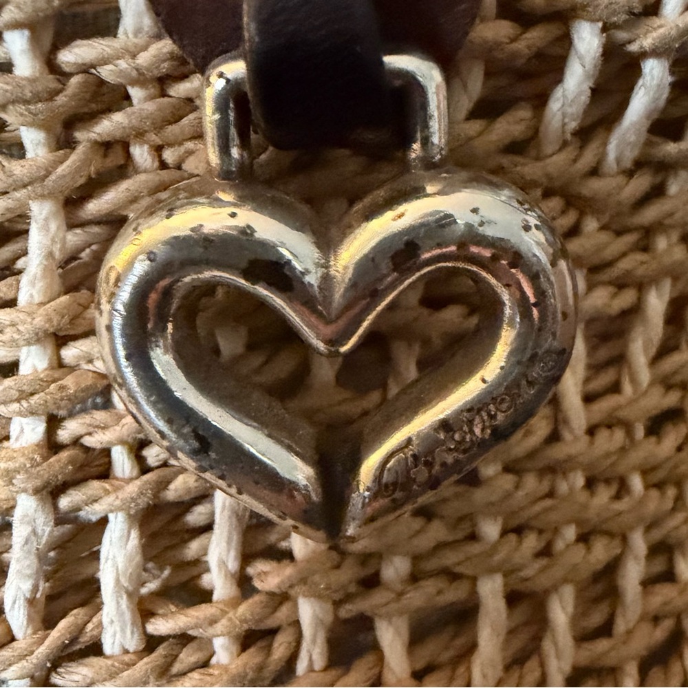 Brighton Straw Woven Tote Brown Leather Heart Charm Bag - Picture 7 of 12